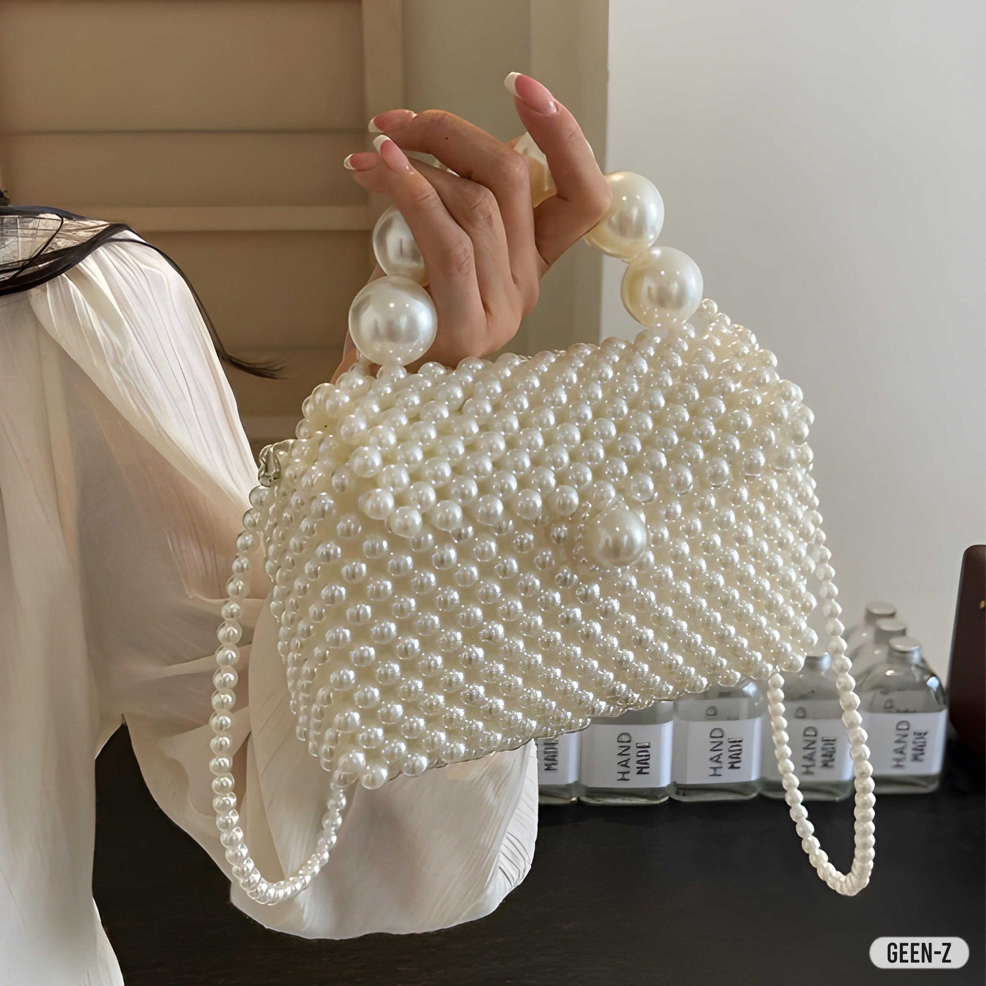 . Luxury White Pearl Shoulder Bag – Handmade Elegant Design
